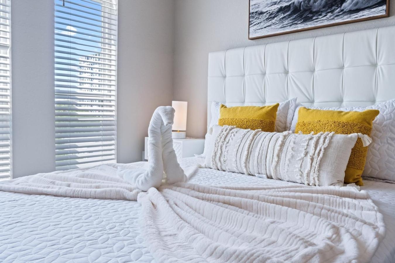 Central Avenue 2 Bed Mins From Tropicana Field St. Petersburg Exteriör bild